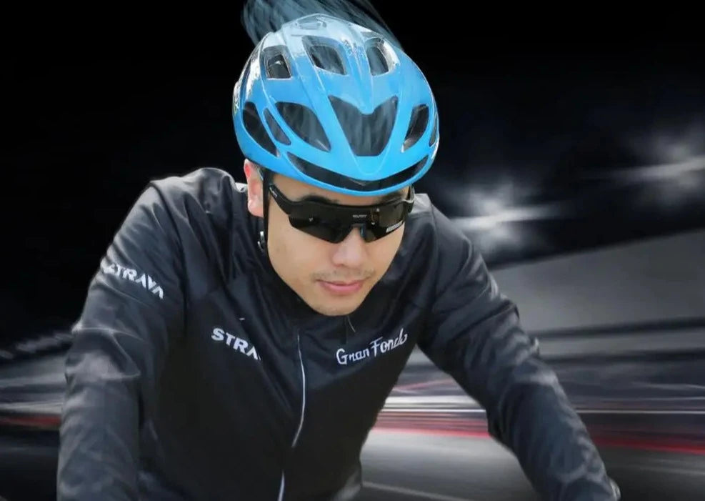 Capacete de ciclismo mais óculos